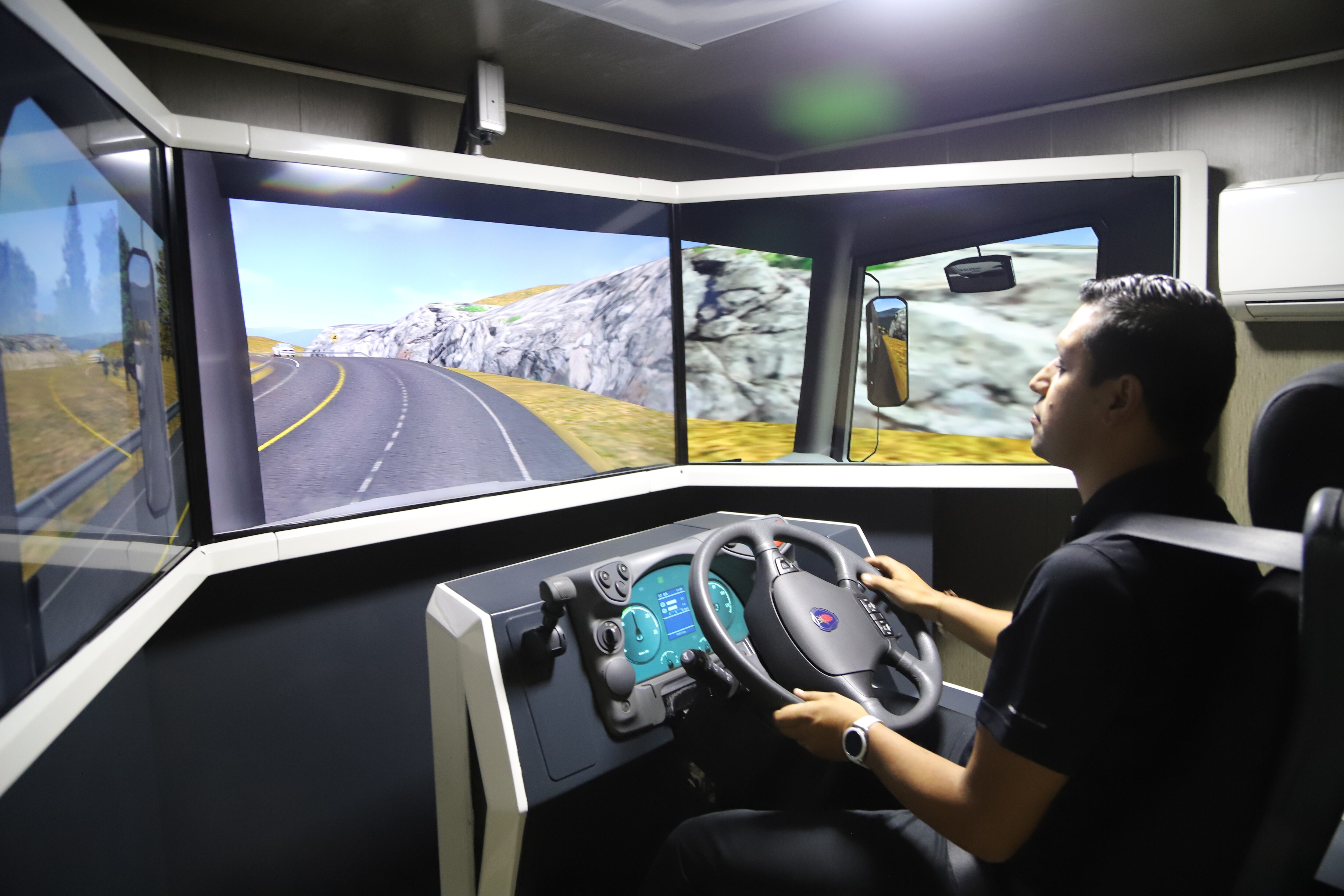 El simulador proporciona una evaluación precisa del nivel de habilidades y
conocimientos de los conductores.