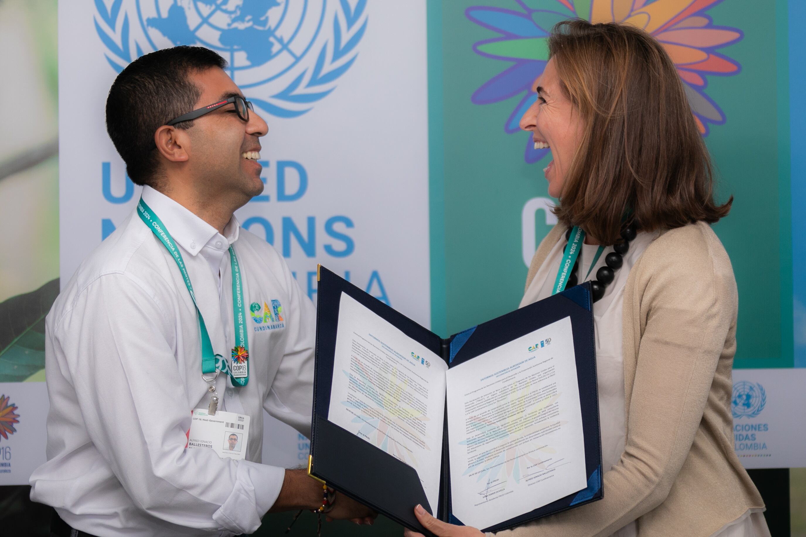 Director de la CAR, Alfred Ballesteros y Sara Ferrer Olivella, representante residente PNUD Colombia