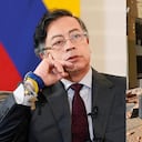 Expresidente Gustavo Petro y una imagen del terremoto en Colombia.