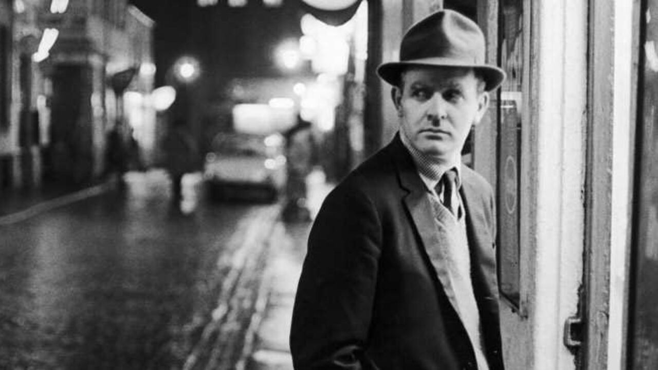 Su nombre real era David Cornwel y trabajó para el servicio de inteligencia del Reino Unido en los años cincuenta y sesenta.