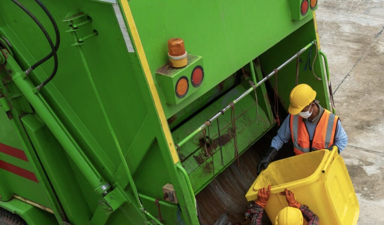 El trabajo de recolector de basura es algo que pocos ciudadanos estadounidenses hacen