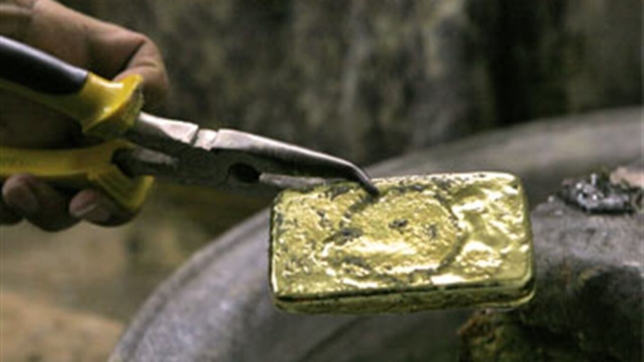 Este año ha sido el mejor para los negocios de compa-venta de oro en El Bagre, Antioquia. Ingeominas estima que al menos un tercio de la producción de oro proviene de actividades ilegales.
