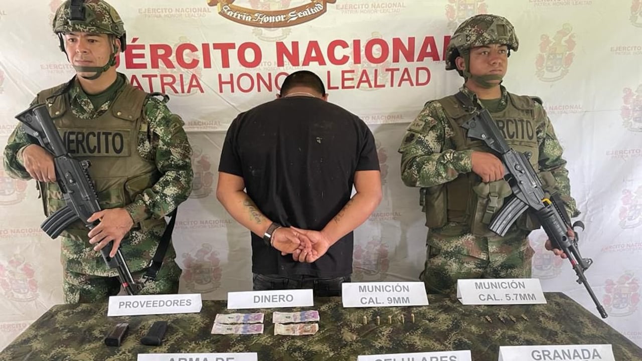 El presunto disidente tenía en su poder dos armas de fuego y una granada.