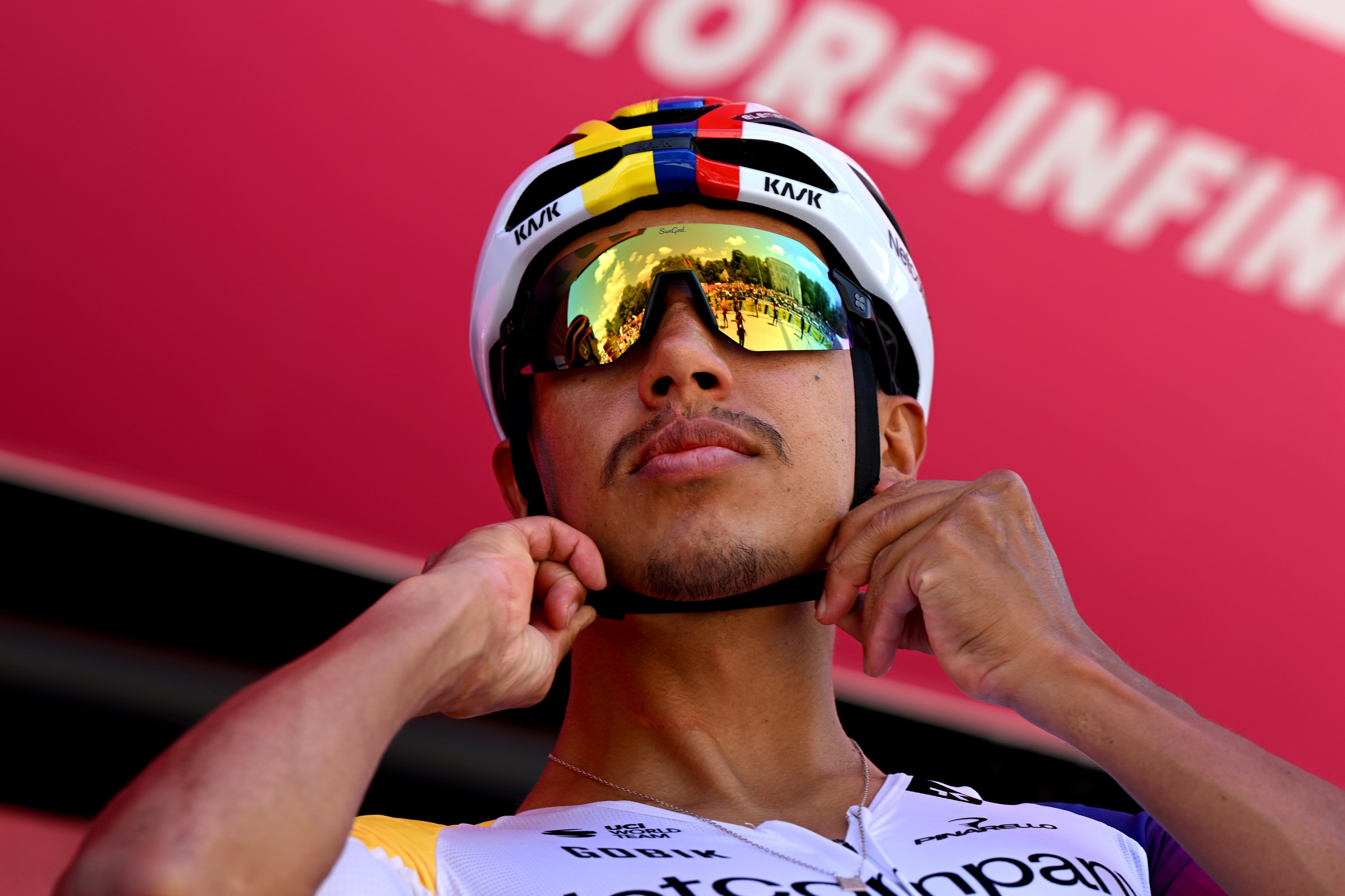 Egan Bernal, del Netcompany INEOS en el Giro de Italia 2026.
