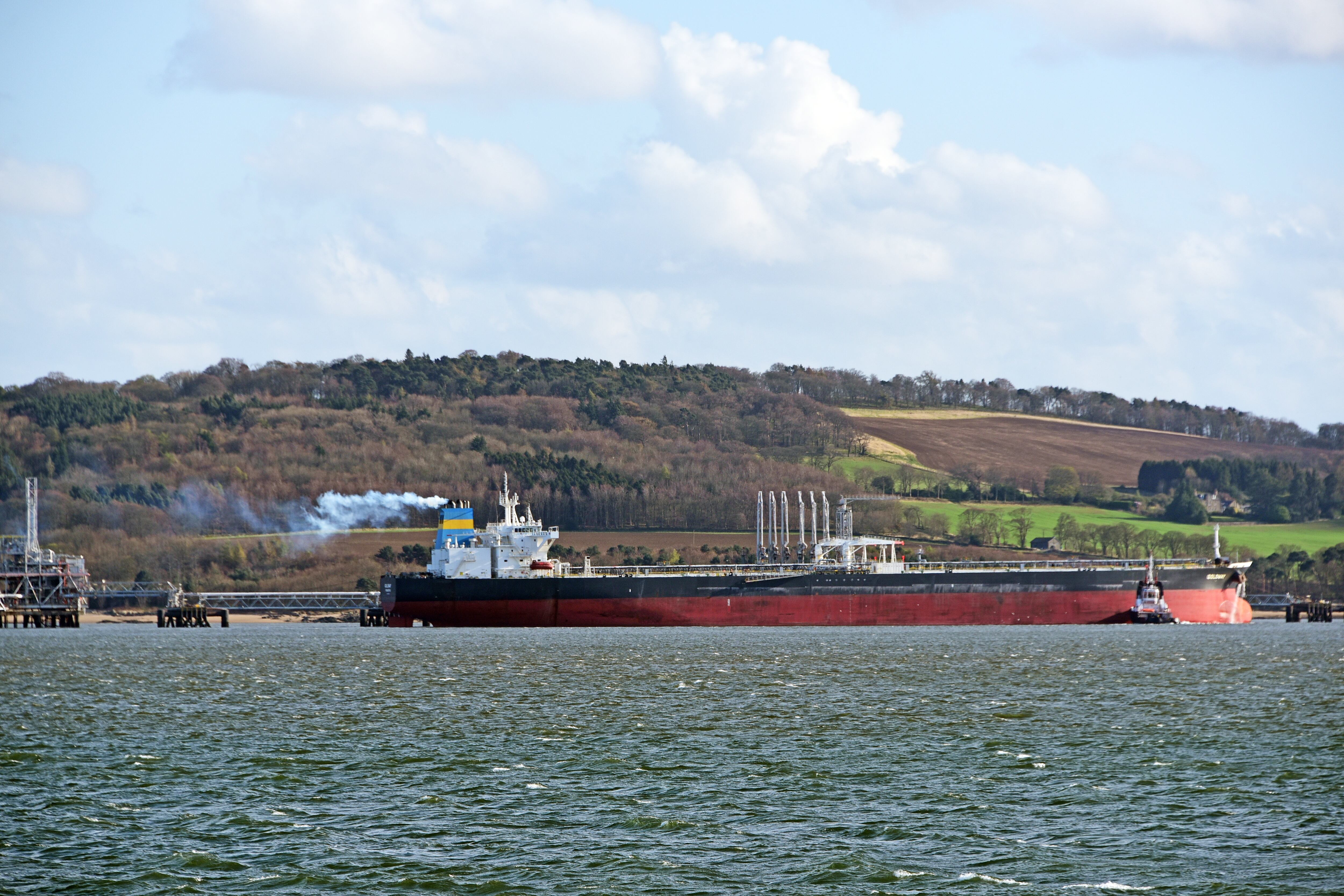 Petrolero ruso estaría entrando a costas de Cuba