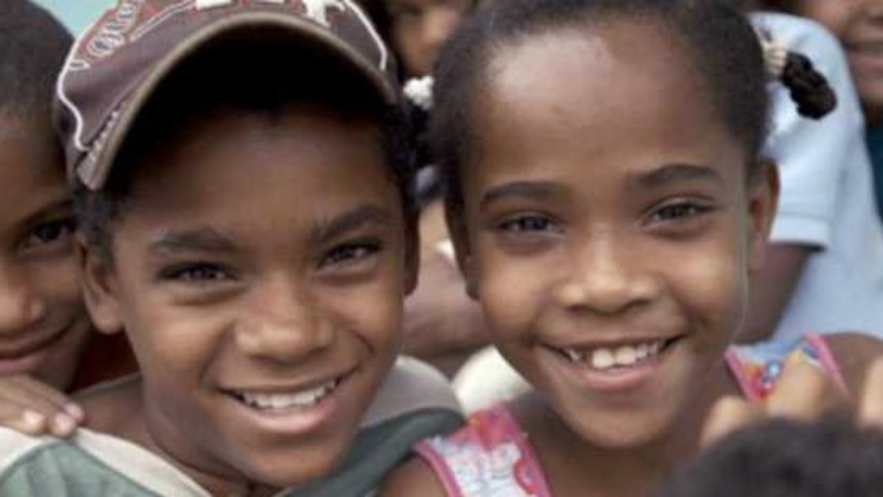 A los conocidos como "güevedoces" los educan como niñas porque no tienen testículos ni pene visibles.