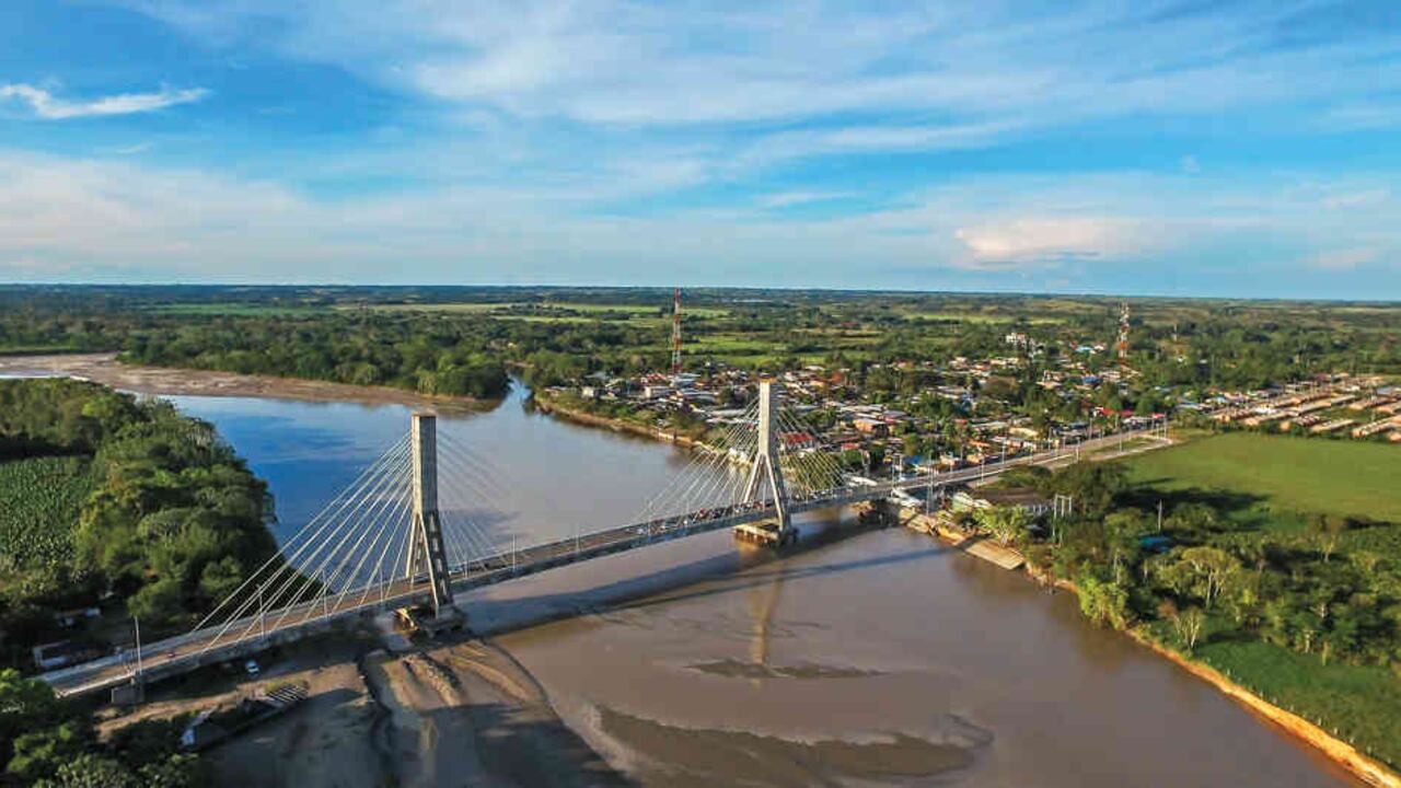 Puente La Libertad sobre el río Ariari, en el municipio de Puerto Lleras.