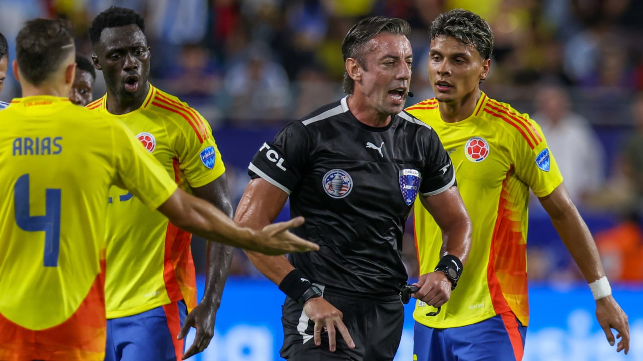 Raphael Claus, juez que le pitó a Colombia en Copa América, sigue en polémicas.