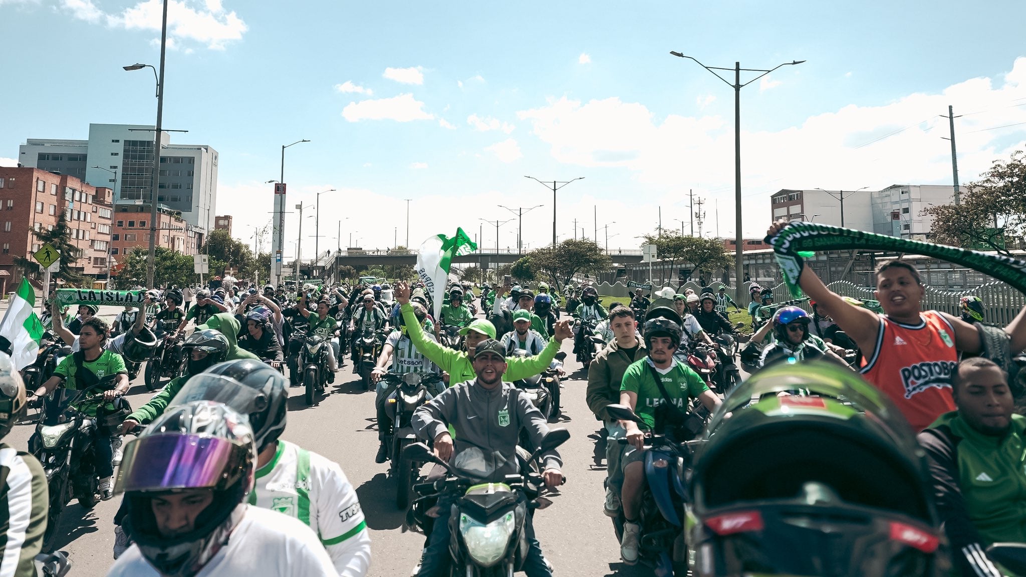 Hinchada de Nacional en Bogotá
