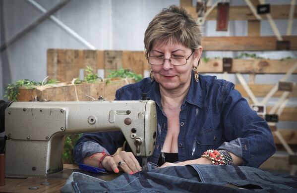 Colombiatex de las Américas honró el relevante rol del Denim para la industria y lo convirtió en el protagonista indiscutible de la Feria con el Denim Review. 