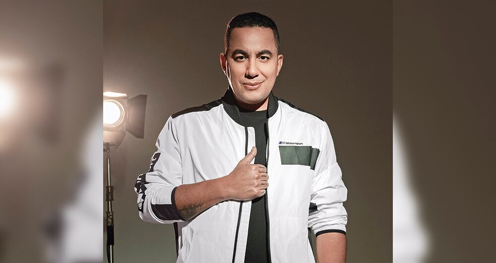 Felipe Peláez nació en Maracaibo, Venezuela, pero se crio en La Guajira. Muy joven emigró a Bogotá para estudiar Ingeniería.