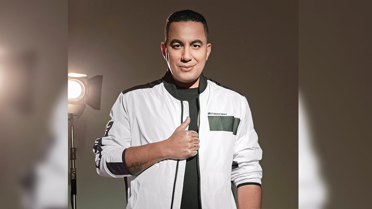 Felipe Peláez nació en Maracaibo, Venezuela, pero se crio en La Guajira. Muy joven emigró a Bogotá para estudiar Ingeniería.