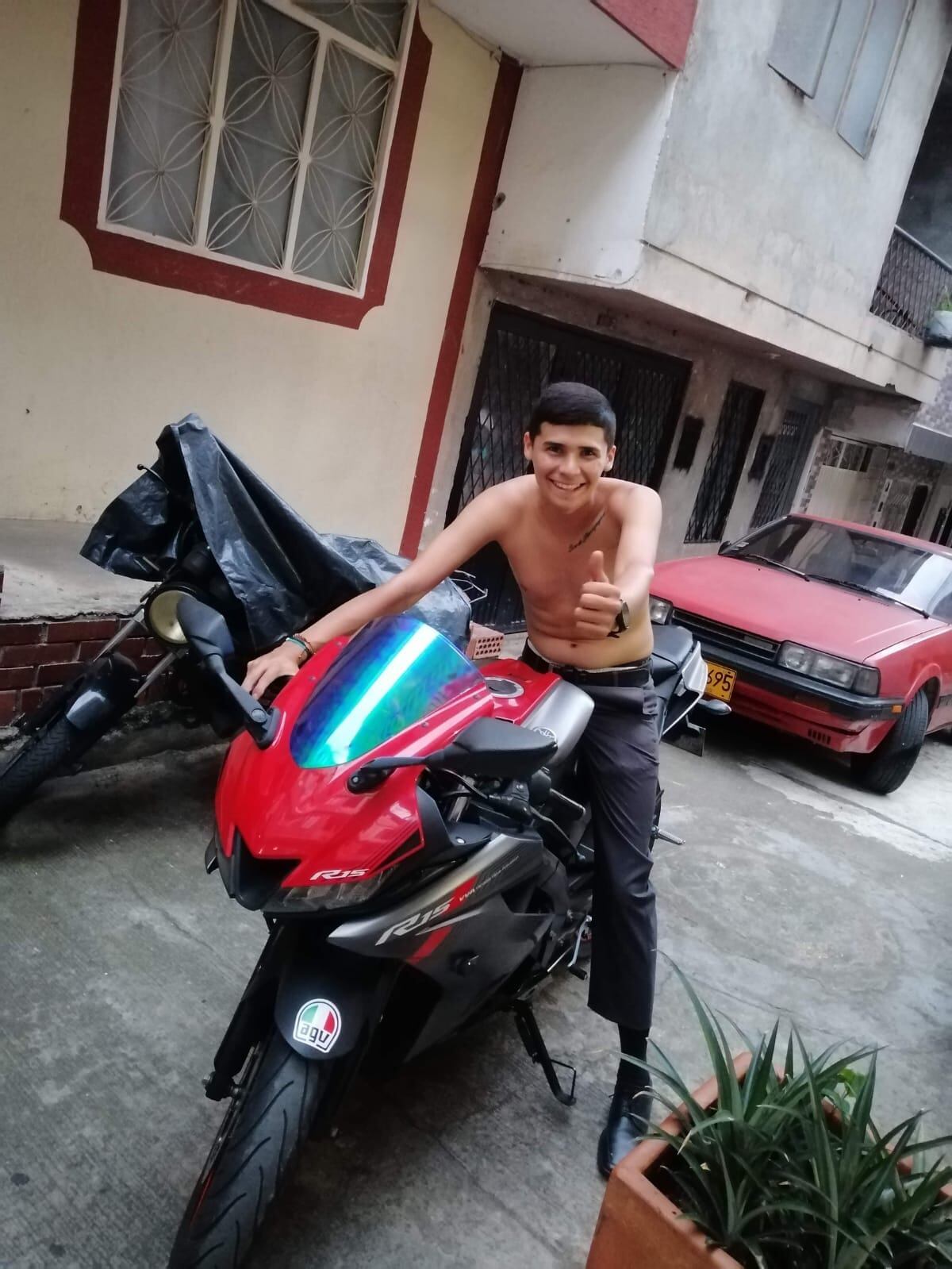 El joven conducía por vía que de Provenza comunica hacia el Puente El Bueno.