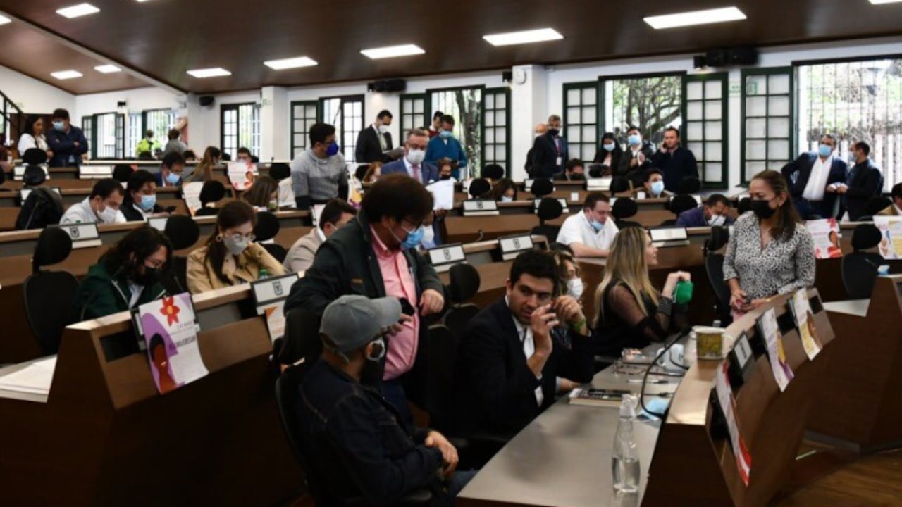 Plenaria del Concejo de Bogotá discutiendo la modificación al reglamento interno.