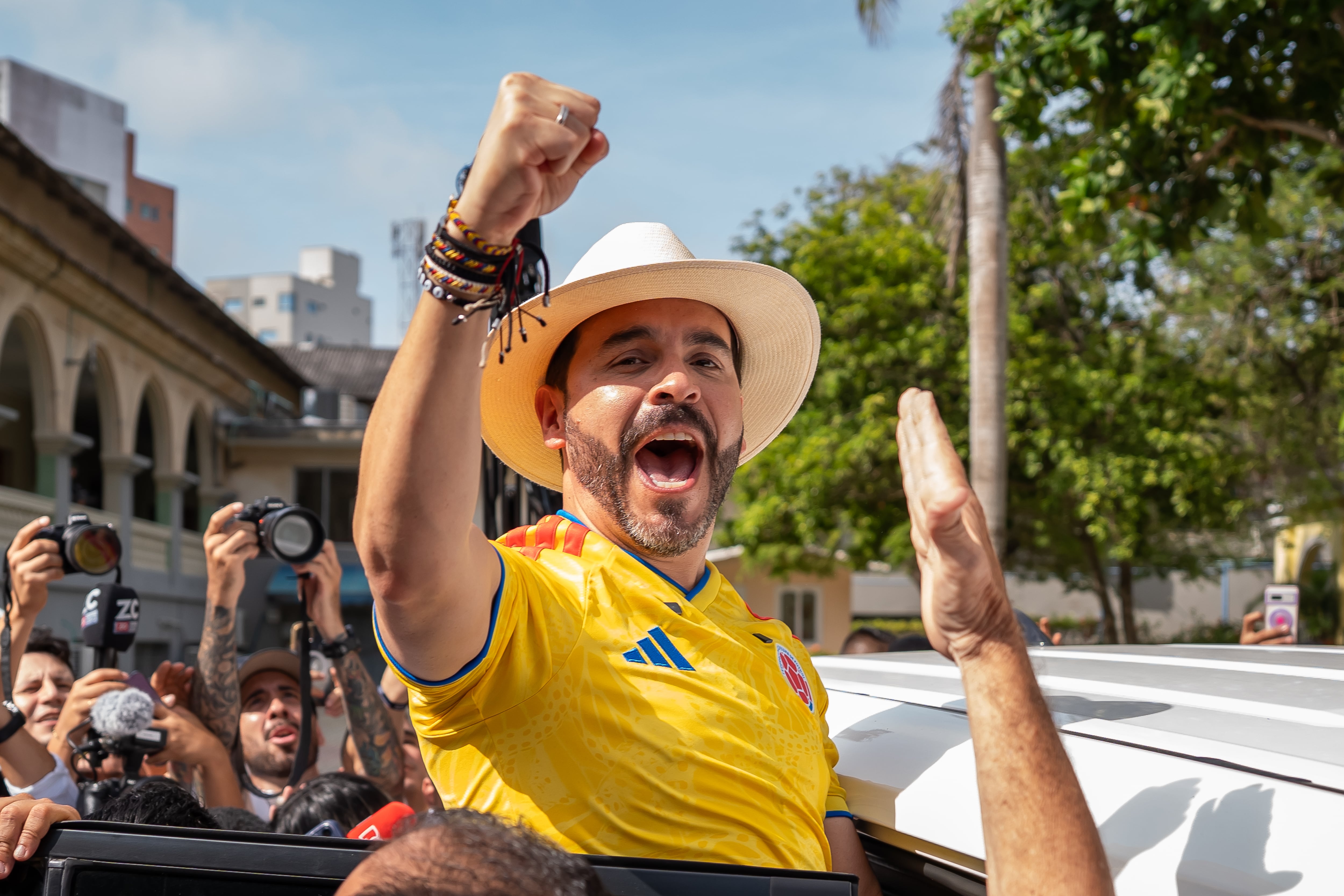 El nuevo presidente electo recibió mensajes de apoyo de distintos sectores políticos tras la jornada electoral.