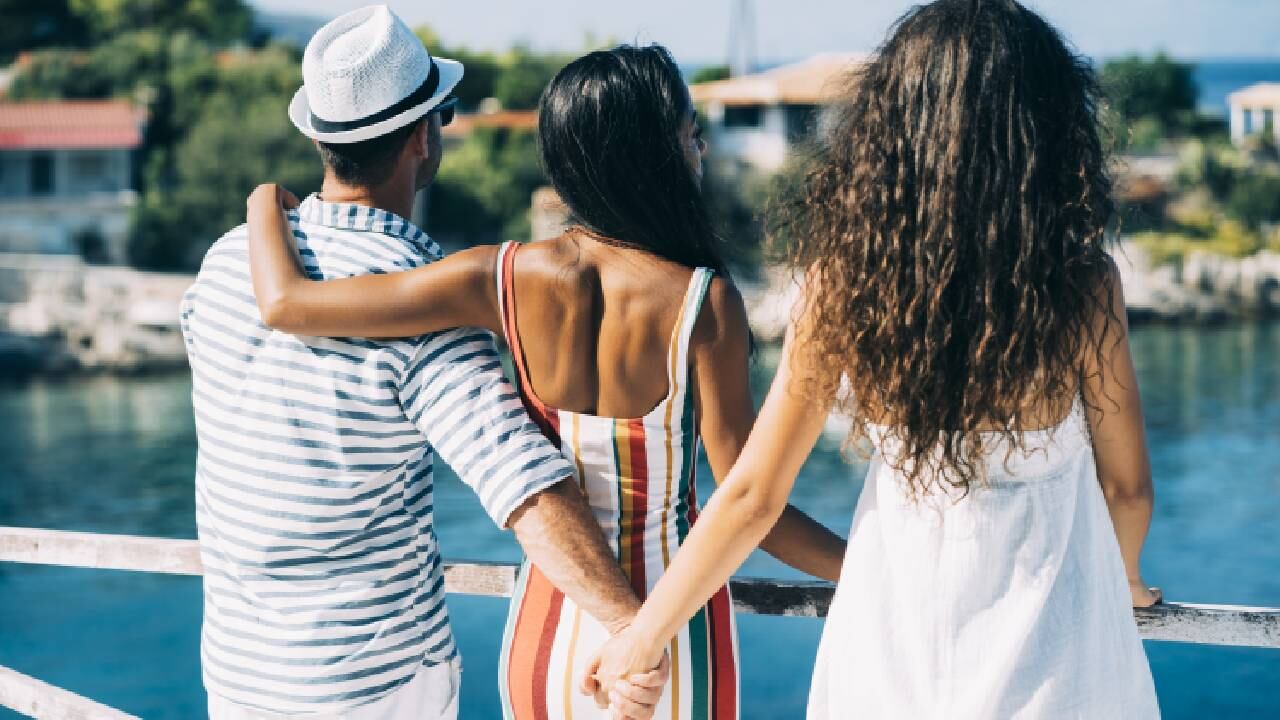 Una relación de dos involucró a más integrantes (imagen de referencia).