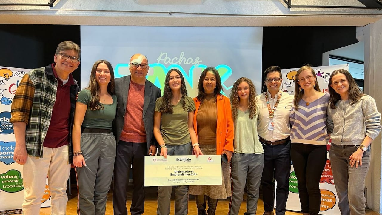 Colegios de Bogotá y Chile se unen para impulsar el emprendimiento juvenil y la innovación.