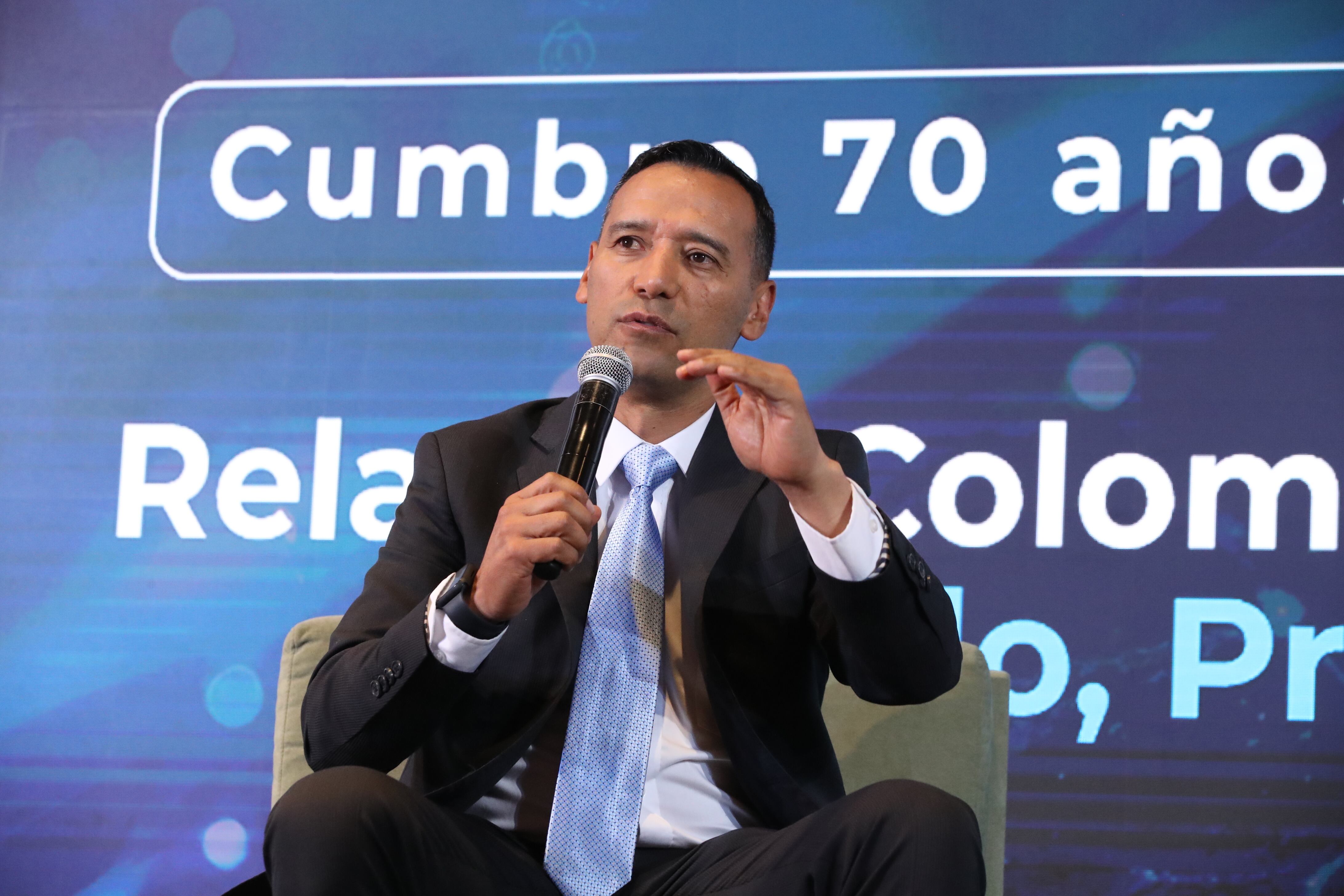 Seguridad y Defensa Nacional: Estrategia para garantizar la gobernabilidad

 

Participantes

General Pedro Sánchez, ministro de Defensa

Angela Buitrago, ministra de Justicia

Moderador: Fernando Quijano – Director La República