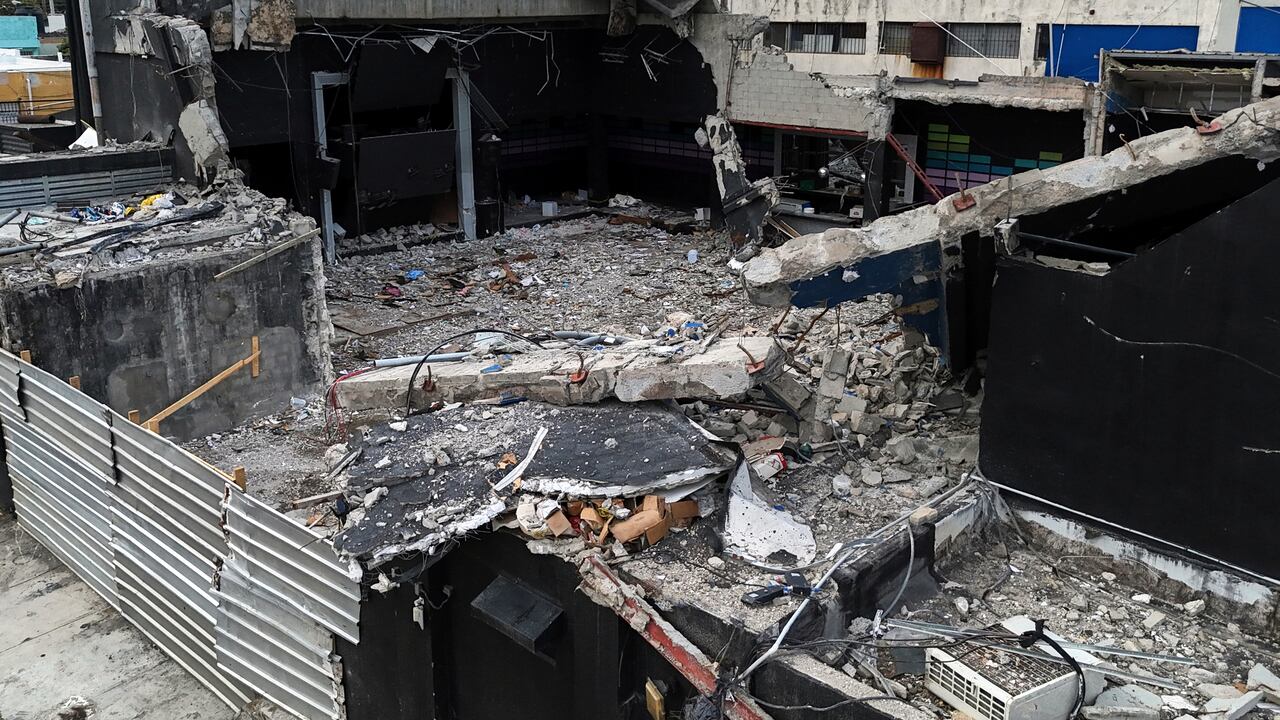 Una vista panorámica del club nocturno Jet Set, algunos días después de que su techo se vino abajo.