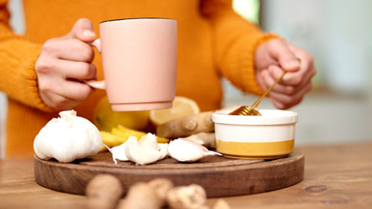 A la miel se le atribuyen propiedades medicinales que pueden ser muy útiles para la salud del organismo.