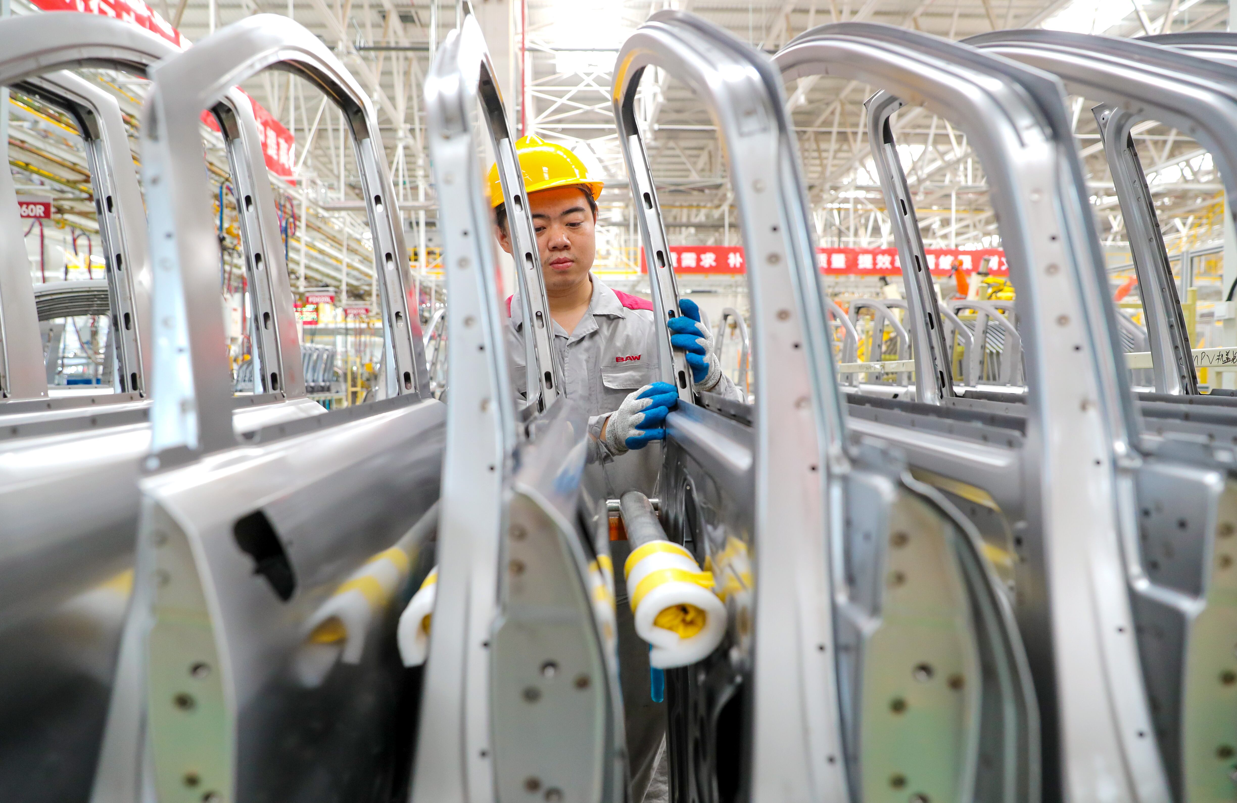 Estados Unidos busca prohibir la circulación de autos con hardware y software chino y ruso.