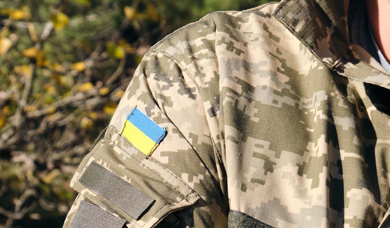 Un soldado ucraniano fue sometido a torturas por el ejército de Rusia (imagen de referencia)