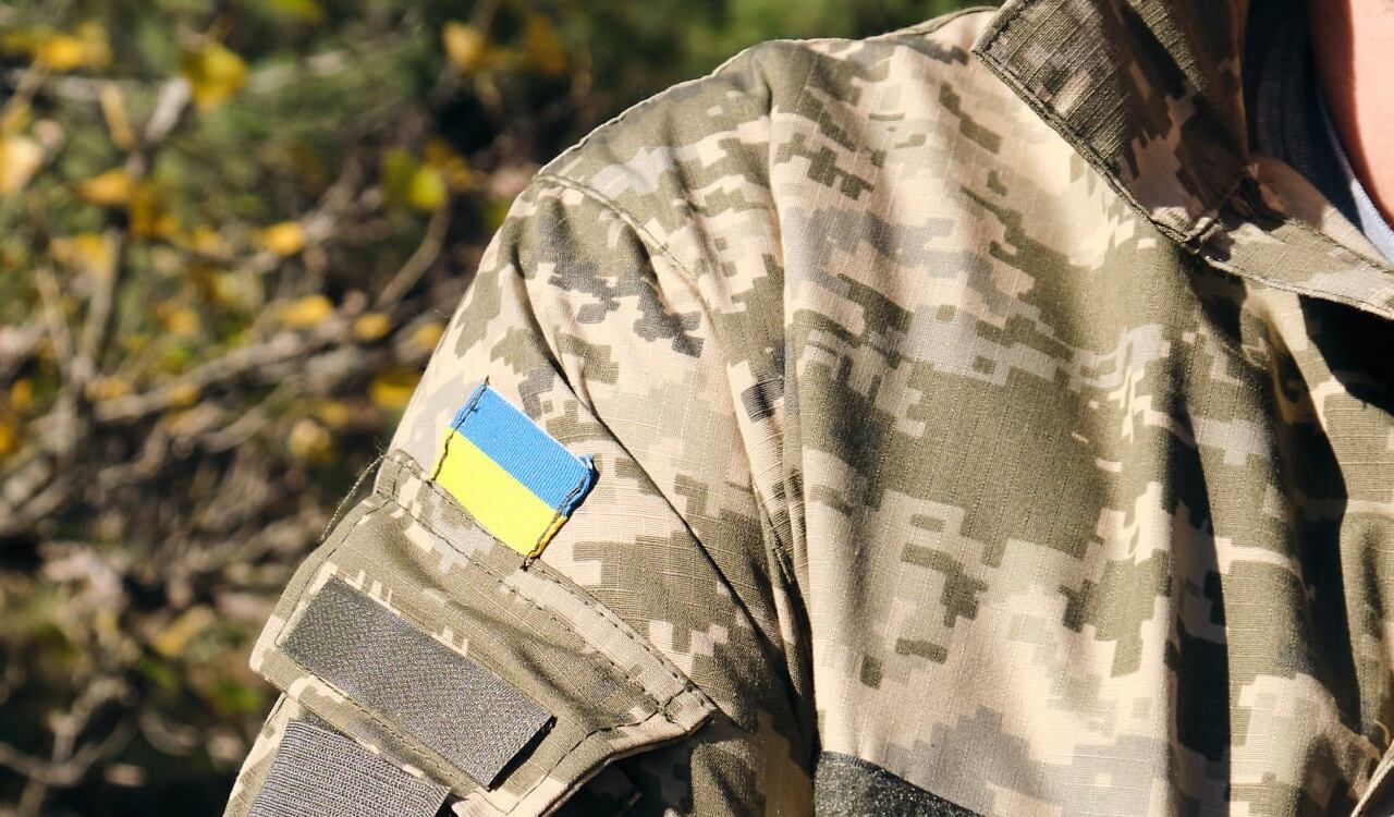 Un soldado ucraniano fue sometido a torturas por el ejército de Rusia (imagen de referencia)