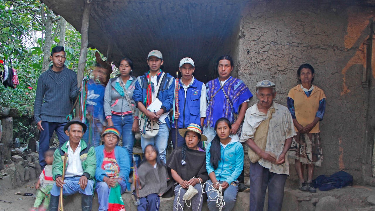 En las montañas del Cauca, los Nasa, un pueblo indígena de tradición guerrera, mantiene un proceso de resistencia desde hace más de 500 años.