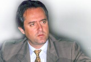 El exministro de Defensa Fernando Botero Zea afirmó que el expresidente Samper sabía del ingreso de esos dineros. Terminó exiliado fuera del país.