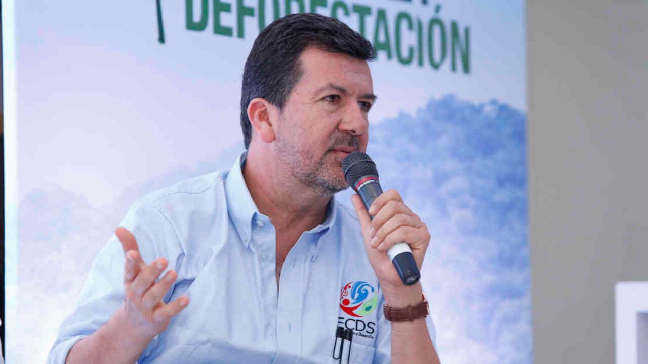 "La región más afectada por la deforestación en Colombia no solo es gobernada por grupos armados ilegales. “Sectores políticos regionales ejercen un gran poder y van en contravía de todo": Rodrigo Botero. Foto: Guillermo Torres/Semana