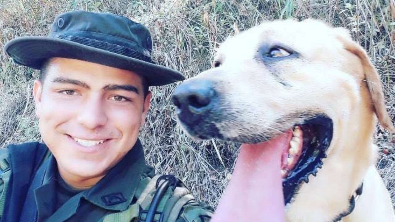 Patrullero Luis Rico y su compañero Kael