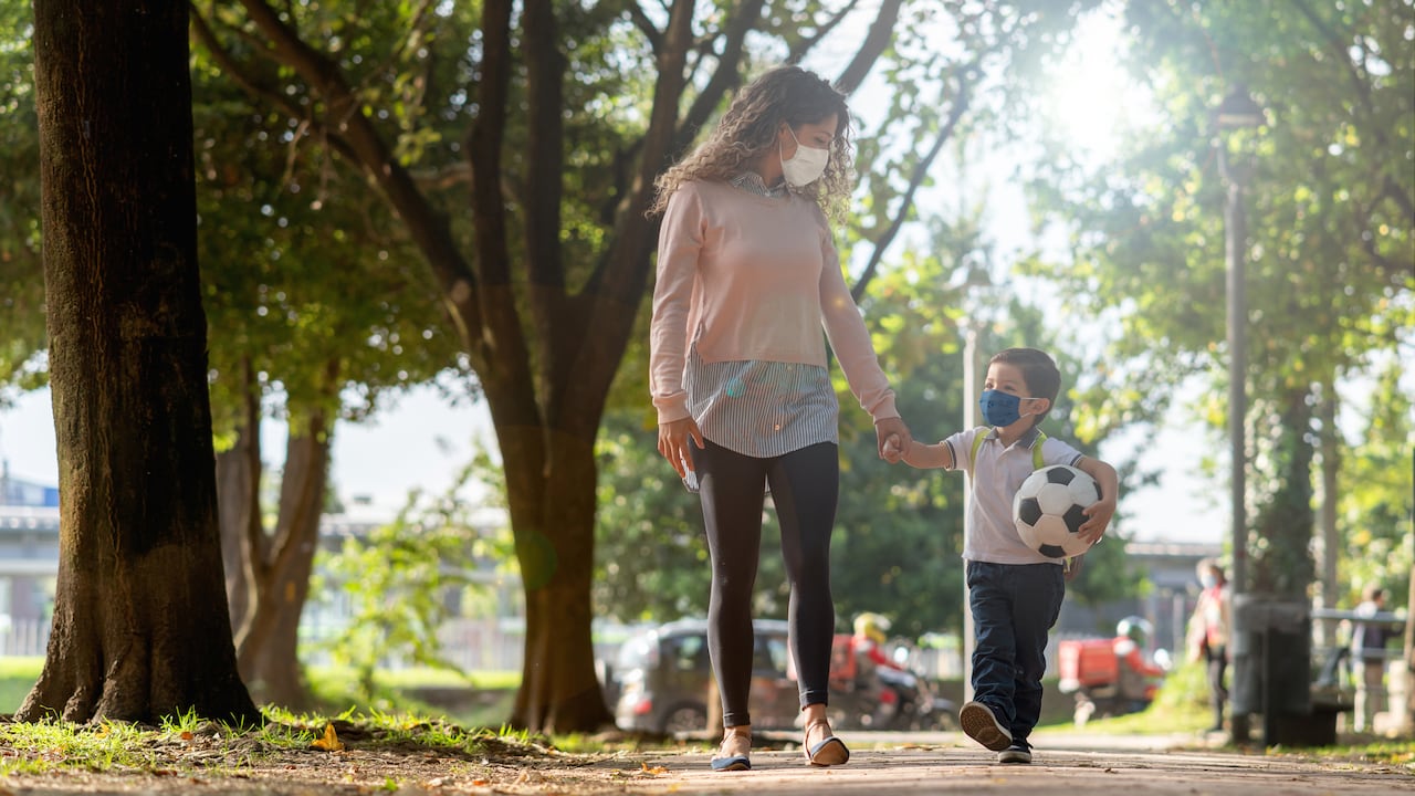 Durante la pandemia retomar la actividad física se ha convertido en una necesidad. Los padres buscan actividades que los niños puedan realizar en parques cercanos a sus viviendas.