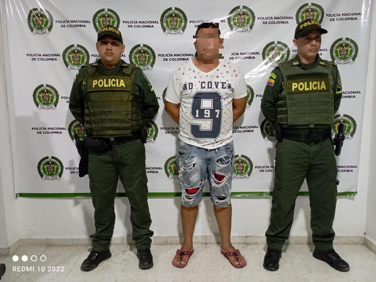 Un hombre fue capturado porque, al parecer, abusó de una menor de edad.