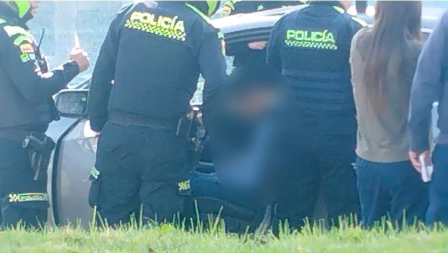 El ataque ocurrió alrededor de las 7:30 de la mañana en el norte de la ciudad, cuando el vehículo de Gaviria fue interceptado por dos hombres a bordo de una motocicleta