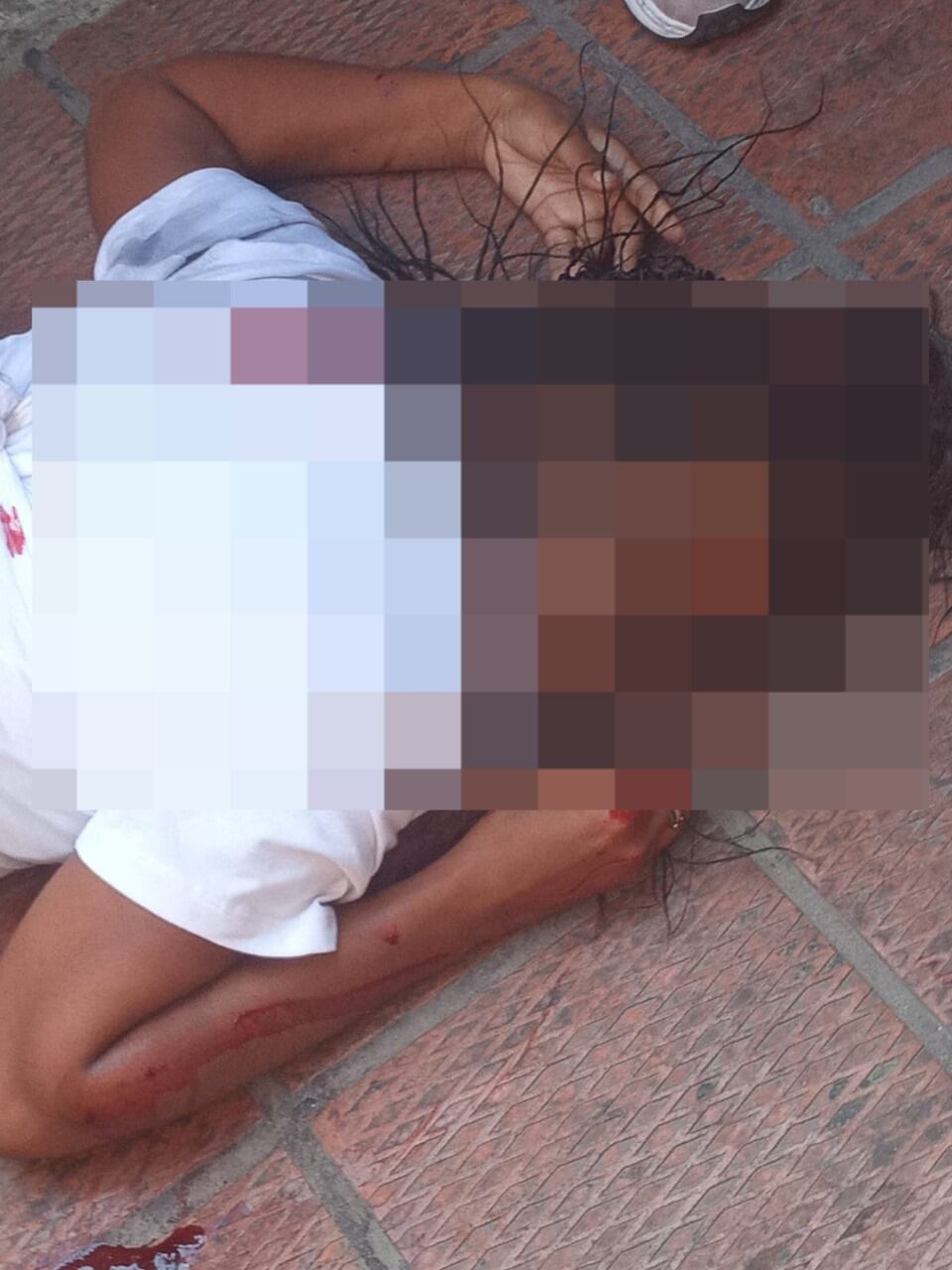 Familiares aseguran que la llamaron, se arregló y salió a que la mataran