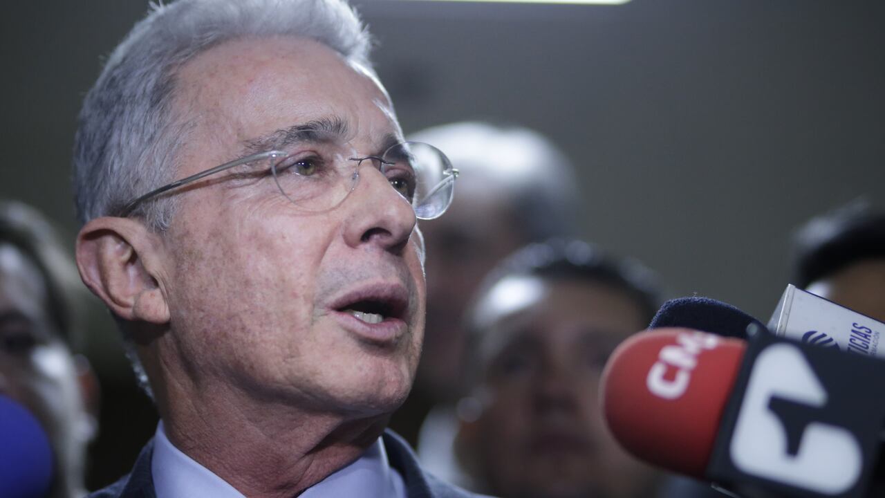 Álvaro Uribe Vélez.