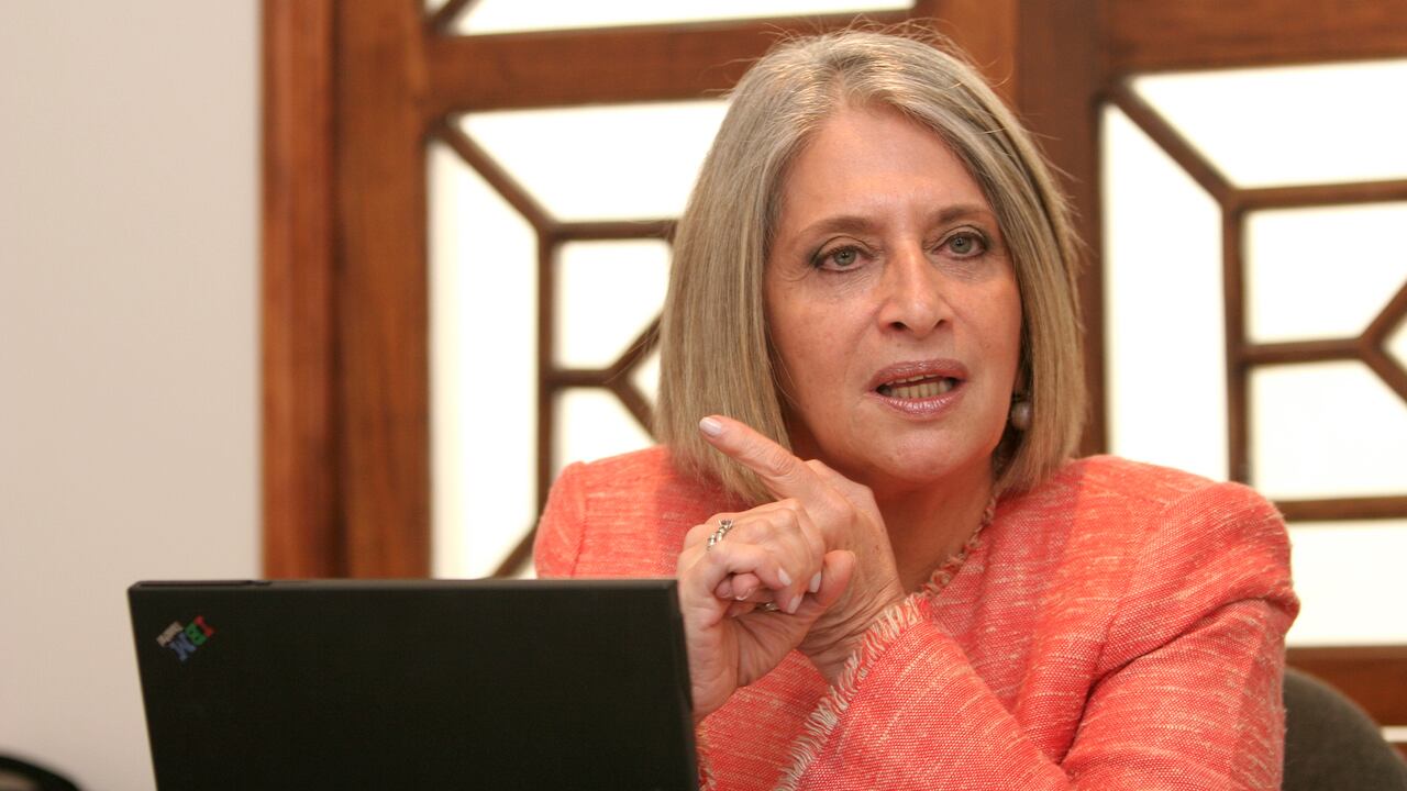 CECILIA LOPEZ MONTAÑO