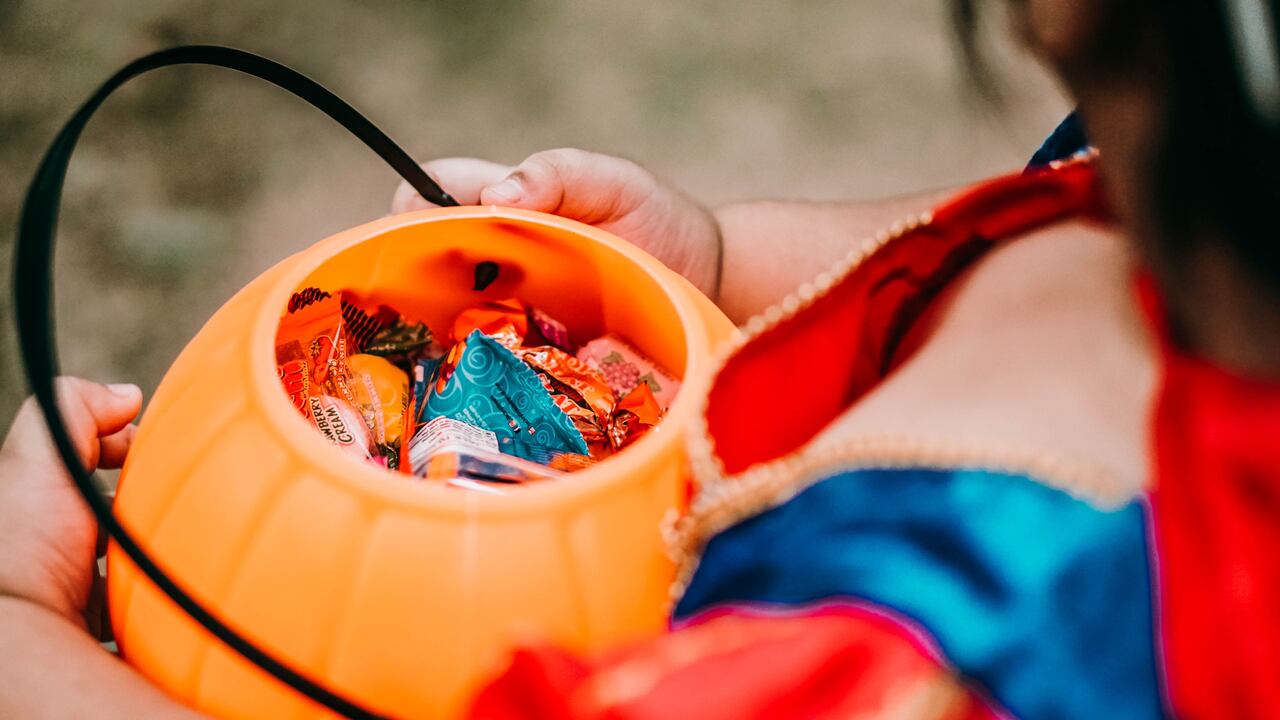 Elegir un buen disfraz para Halloween puede ser una tarea emocionante y creativa.