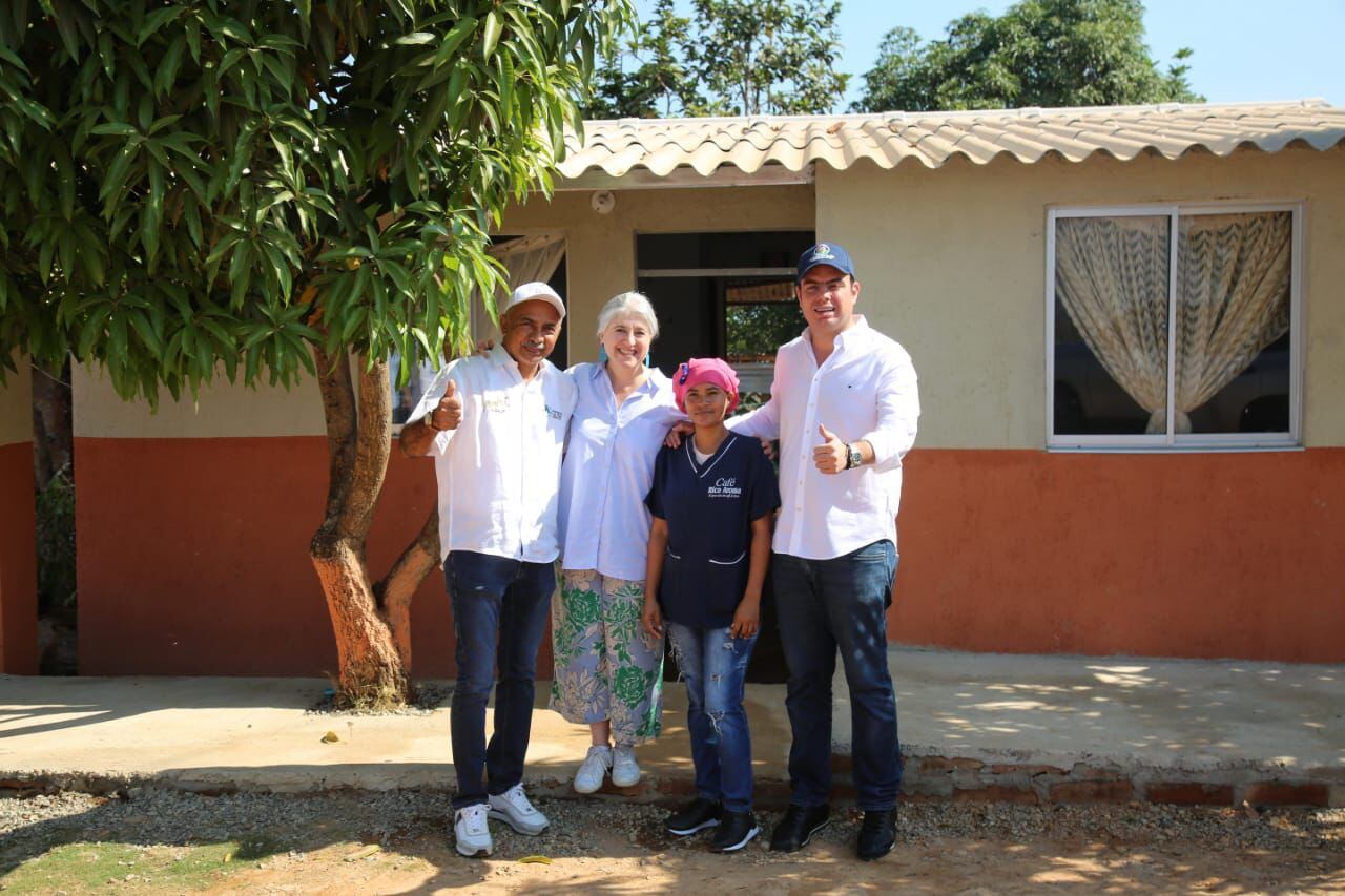 ministra de Vivienda, Catalina Velasco, entregó las primeras viviendas del programa Mi Casa en el Campo, en La Paz, departamento del Cesar.