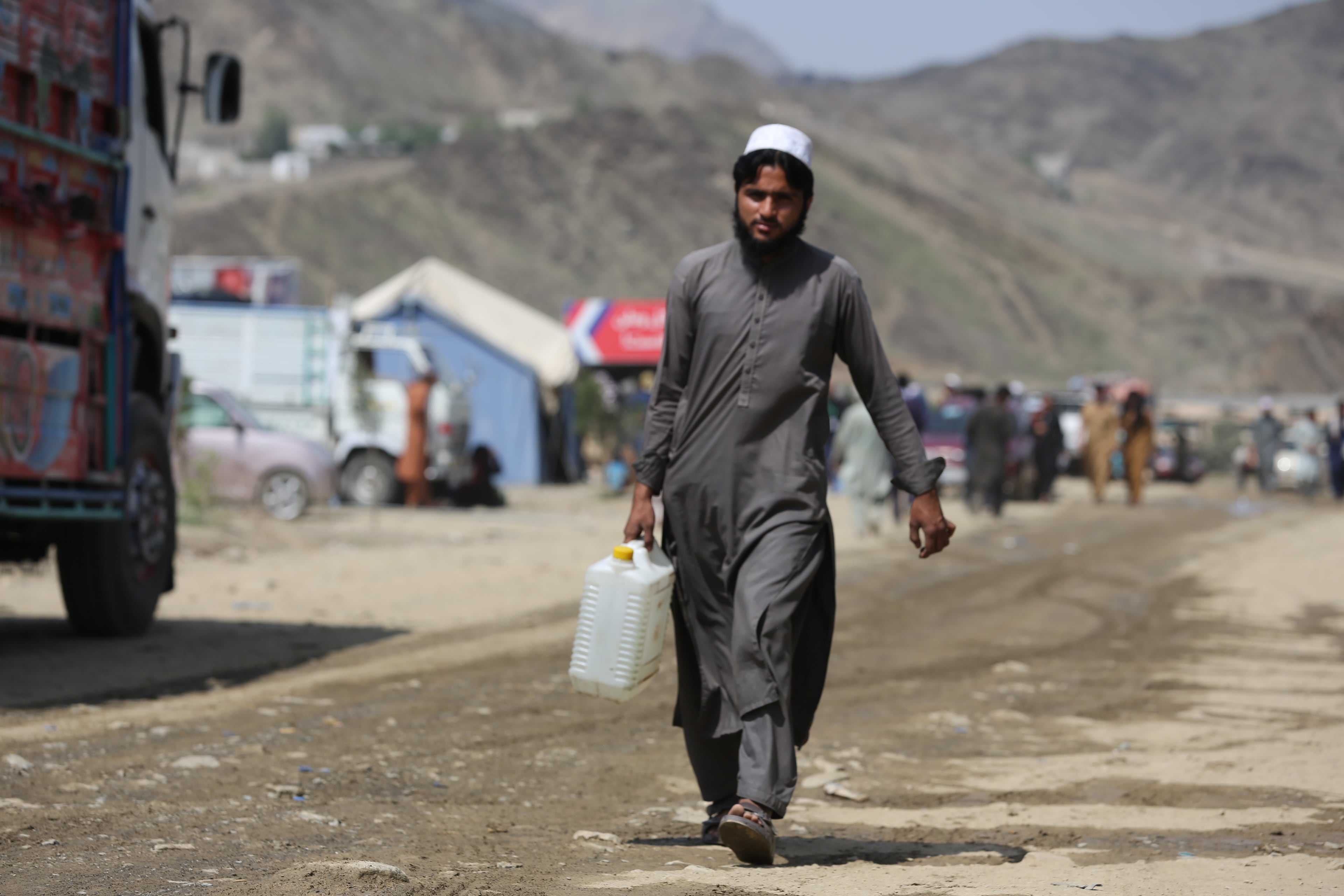 En el caso de Afganistán, el estatus fue concedido tras la retirada de las tropas estadounidenses en 2021 y la toma del poder por parte de los talibanes.