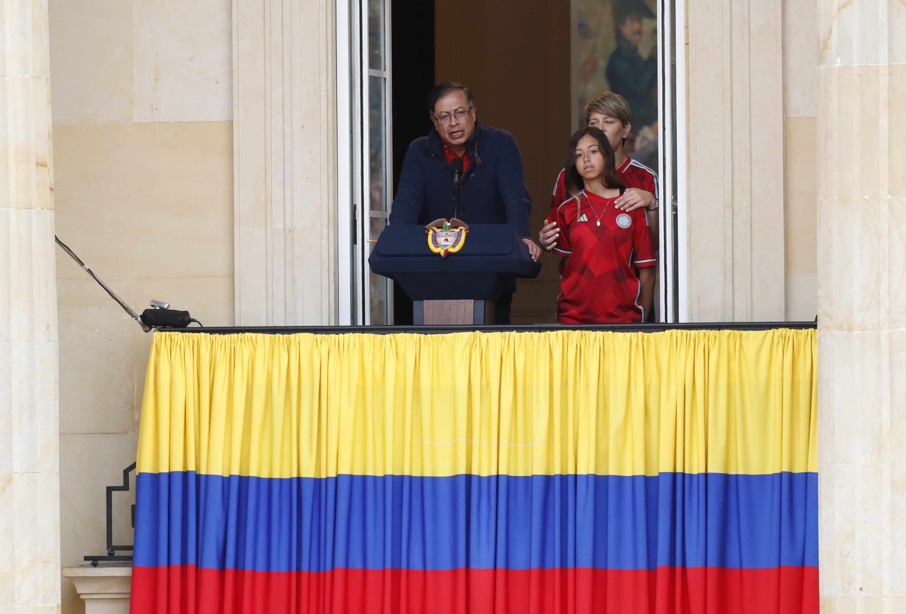 Presidente Gustavo Petro en el balcón de la Casa de Nariño
