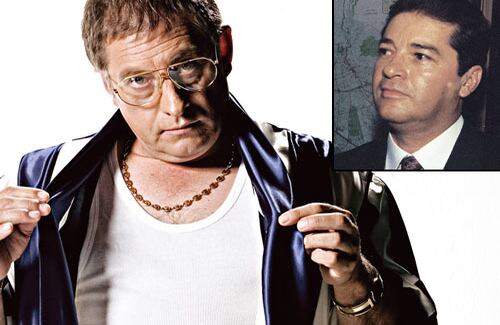HELMER ‘PACHO’ HERRERA era uno de los capos más excéntricos y poderosos. Es interpretado por  el actor Pedro Mogollón