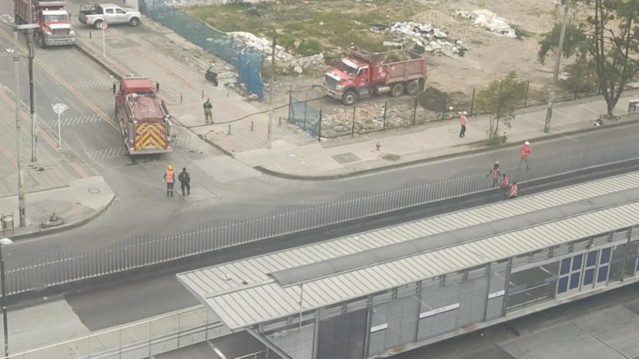 Bomberos de Bogotá llegaron al lugar.