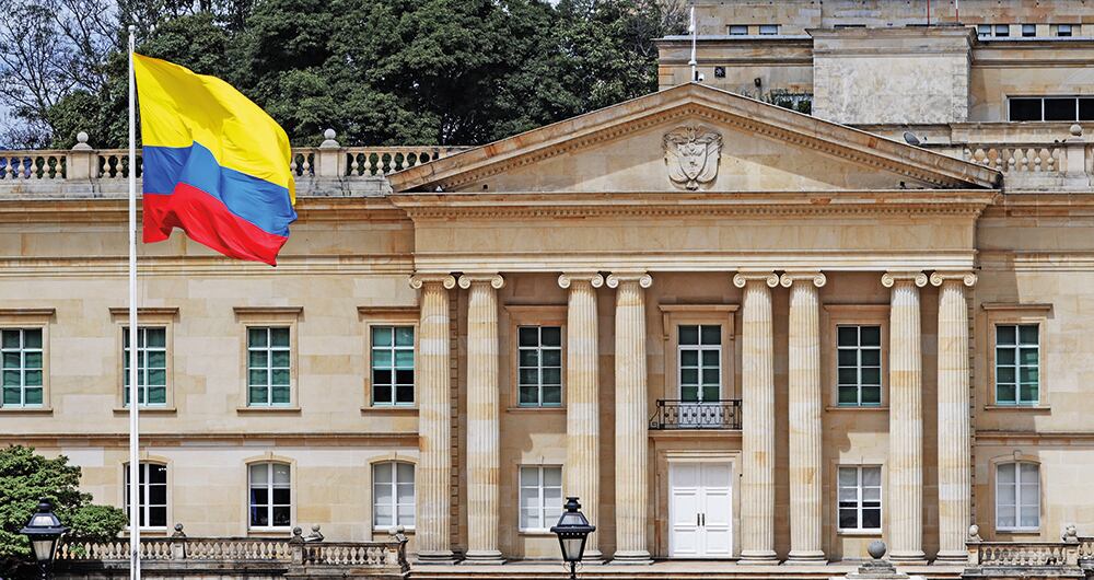    En mayo de 2026 será la primera vuelta presidencial. En caso de no haber un ganador con mayoría absoluta, en junio se hará la segunda vuelta, en la que se definirá el reemplazo de Gustavo Petro, quien concluirá su periodo el 7 de agosto del próximo año.