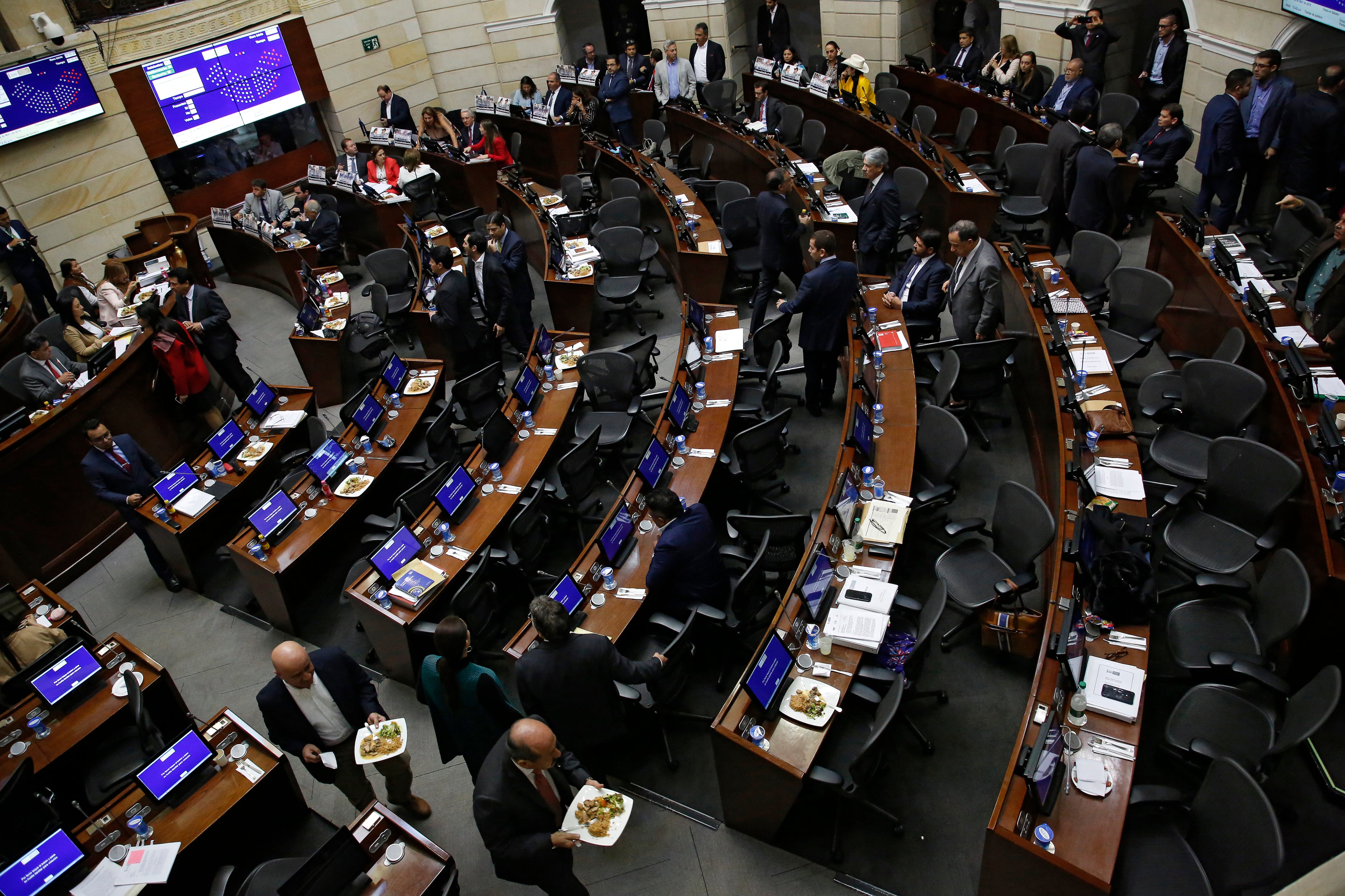 Partidos responden a los cambios anunciados por presidente Duque a la reforma tributaria