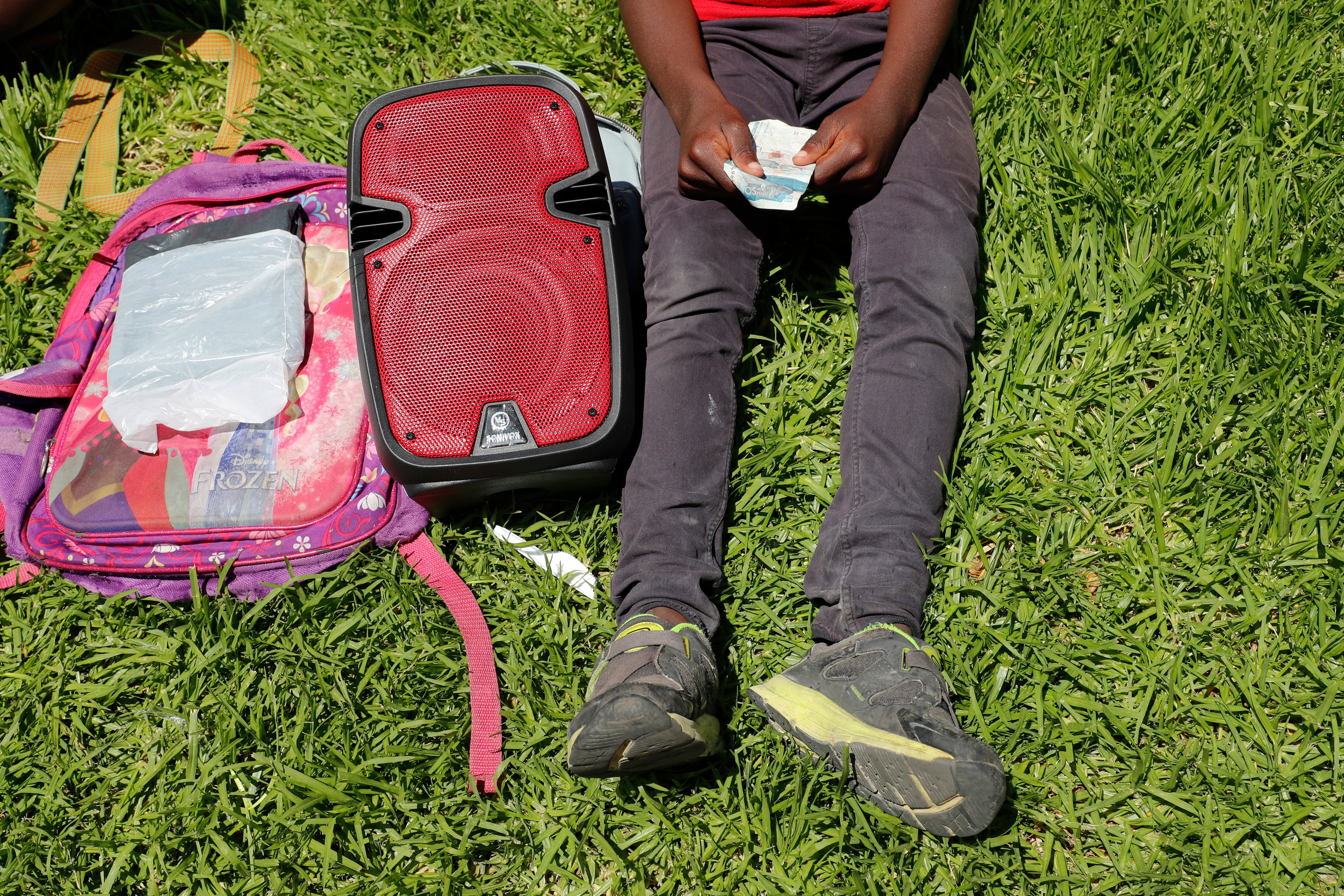 Niños trabajando 
Bogotá junio 17 del 2021
Foto Guillermo Torres Reina /Semana