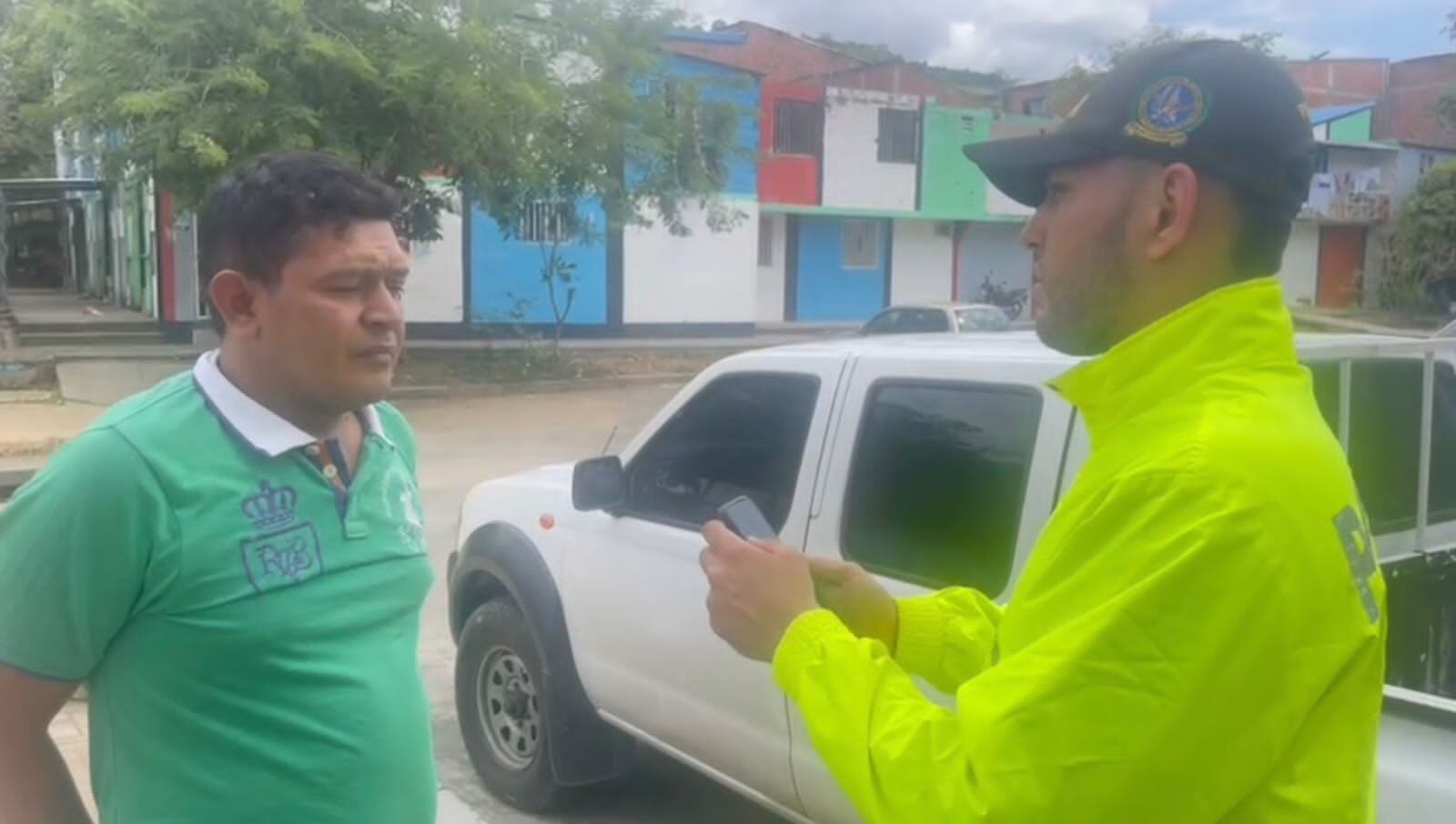 Las tres personas capturadas fueron enviadas a la cárcel.