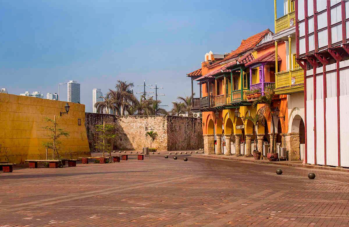 Con cerca de la mitad de su población en la pobreza e informalidad, será menos atractiva para los visitantes. Sin el turismo y con más de la mitad de sus habitantes sin su principal fuente de ingresos, la capital de Bolívar vive hoy, sin duda, el momento más difícil de su historia. Tico Angulo/SEMANA