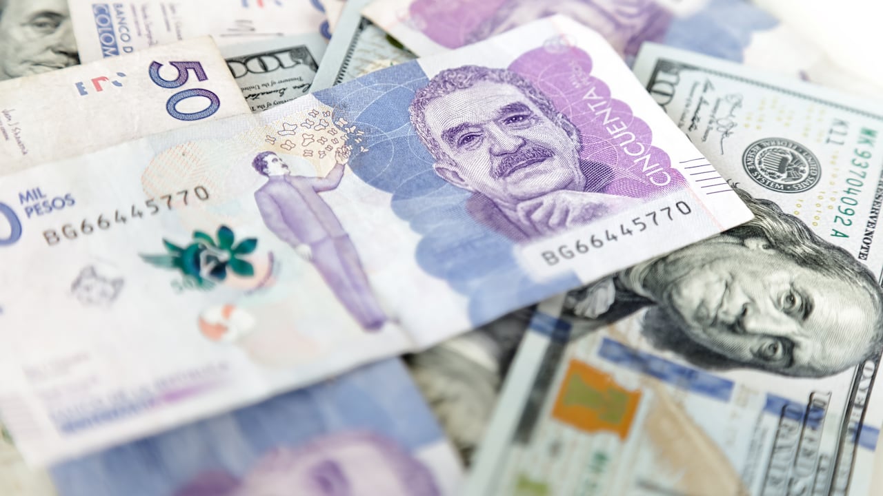 La IA Grok proyecta que el dólar podría fortalecerse frente al peso colombiano el próximo noviembre.
