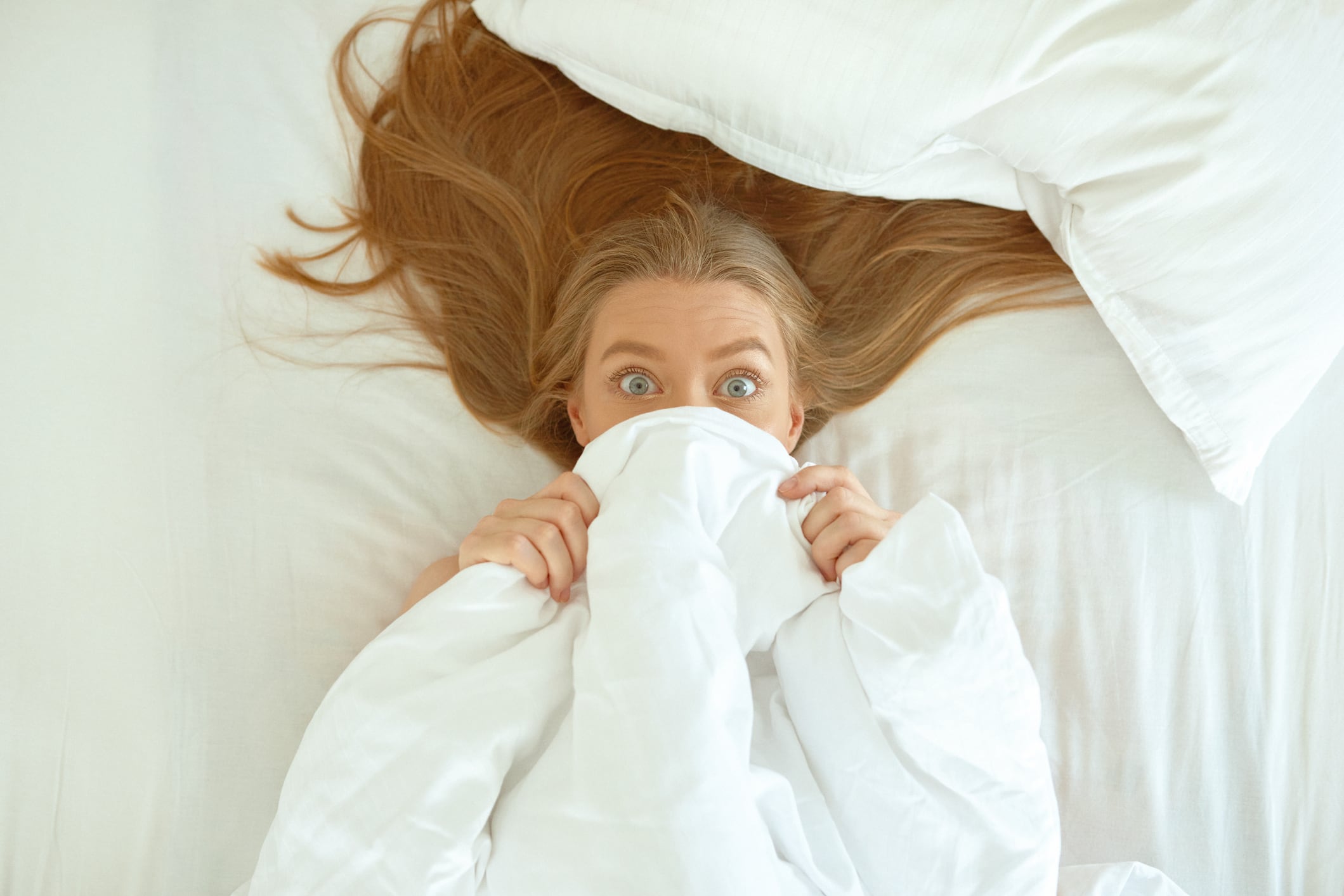 Los psicólogos y expertos en sueños exploran el fenómeno de soñar con el diablo, sugiriendo que estas experiencias pueden revelar aspectos reprimidos del subconsciente humano.